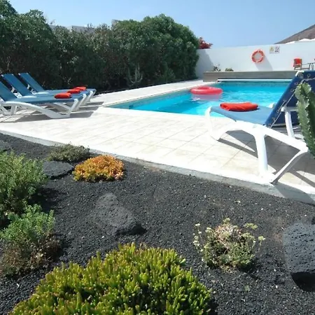 Playa Blanca Sleeps 7 With Pool * Playa Blanca (Lanzarote)