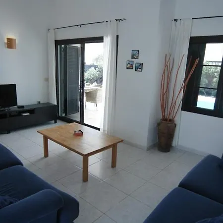 Playa Blanca Sleeps 7 With Pool *